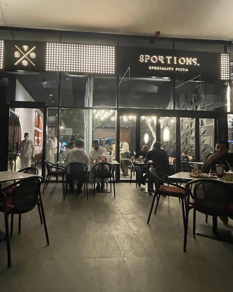 Rateit_ksa's tweet photo. زيارة

@8portionspizza

 تجربة ممتازة 🤩 و أكل جدا جدا لذيذ ويستحق التجريبة 

١- جودة الآكل 3/4
٢- الأسعار 3/4
٣- وقت وسرعة الخدمة 3/4
٤- نظافة المكان 3.5/4
٥- الموقع والاجواء 3/4

عندهم جلسات داخليه و خارجية

📍موقع المحل 
الرياض، حي التعاون، مجمع ريفر ووك https://t.co/gXpJuZFkUo