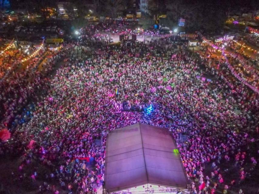 JervisManahan's tweet photo. LOOK: Drone shot in the ongoing People's Rally of Leni-Kiko tandem in Echague, Isabela. Thousands of people right here. #Halalan2022 

(Photo from Team Kiko/Jimmy Dasal)
@ABSCBNNews https://t.co/eBfIPSTsez