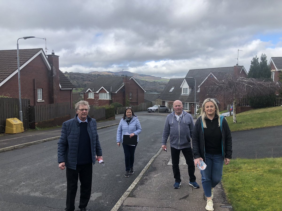 CrotlieveSF's tweet photo. @EnnisSinead Delivering the @sinnfeinireland msg in Forest Hills with comrades from the Royal County #Meath #Vote4RealChange https://t.co/Bu59ihTriQ