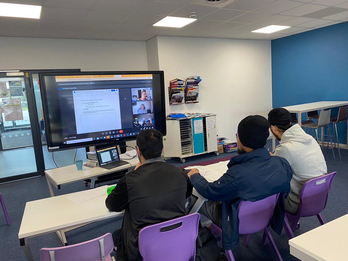 At TKAW we think outside the box. Our bespoke intervention is focused on what our pupils need. Today Year 13 Computer Science students have a paper 2 masterclass in conjunction with the University of Birmingham Computing faculty.<a href="/javierheras67/">Javier de las Heras</a>
<a href="/caschat_uk/">CASCHAT</a> <a href="/unibirmingham/">Uni of Birmingham</a> #TEAMTKAW
