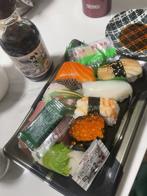 遅めの夕食😋
シースー🍣
#寿司#遅めのディナー https://t.co/YjkkSV3k5l