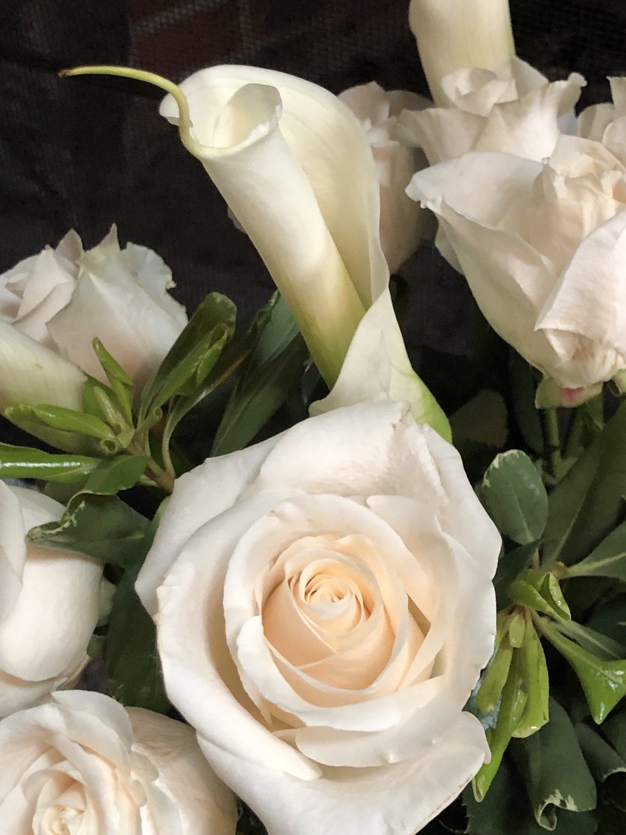 SheilaPR4's tweet photo. A bouquet send to us by our Niece in memory of my Father in Law. ❤️ #WhiteforPeace https://t.co/ISXi8jKrI5