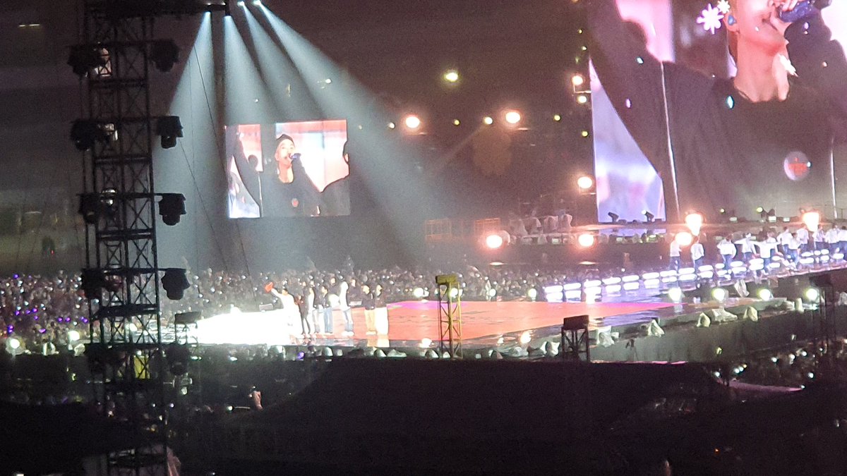 hananun0613's tweet photo. 2022년 3월 12일
오늘을 기억해야지
방탄을 더더 사랑하게 된 날💜
너희들로인해 정말 행복했던 날😍

#PTD_ON_STAGE_SEOUL 
#우리함께라면_허락은필요없어 
#BTS  @BTS_twt https://t.co/PxuT3zQYPb