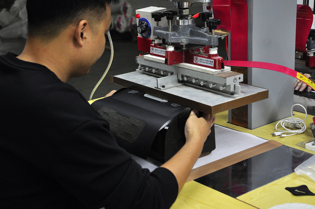 PodragonPack's tweet image. Why are 100% waterproof bags so expensive?Ordinary bags are so cheap. #Podragon #waterproofbag #waterproofbagfactory  waterproofpack.com/NewsDetail/317…