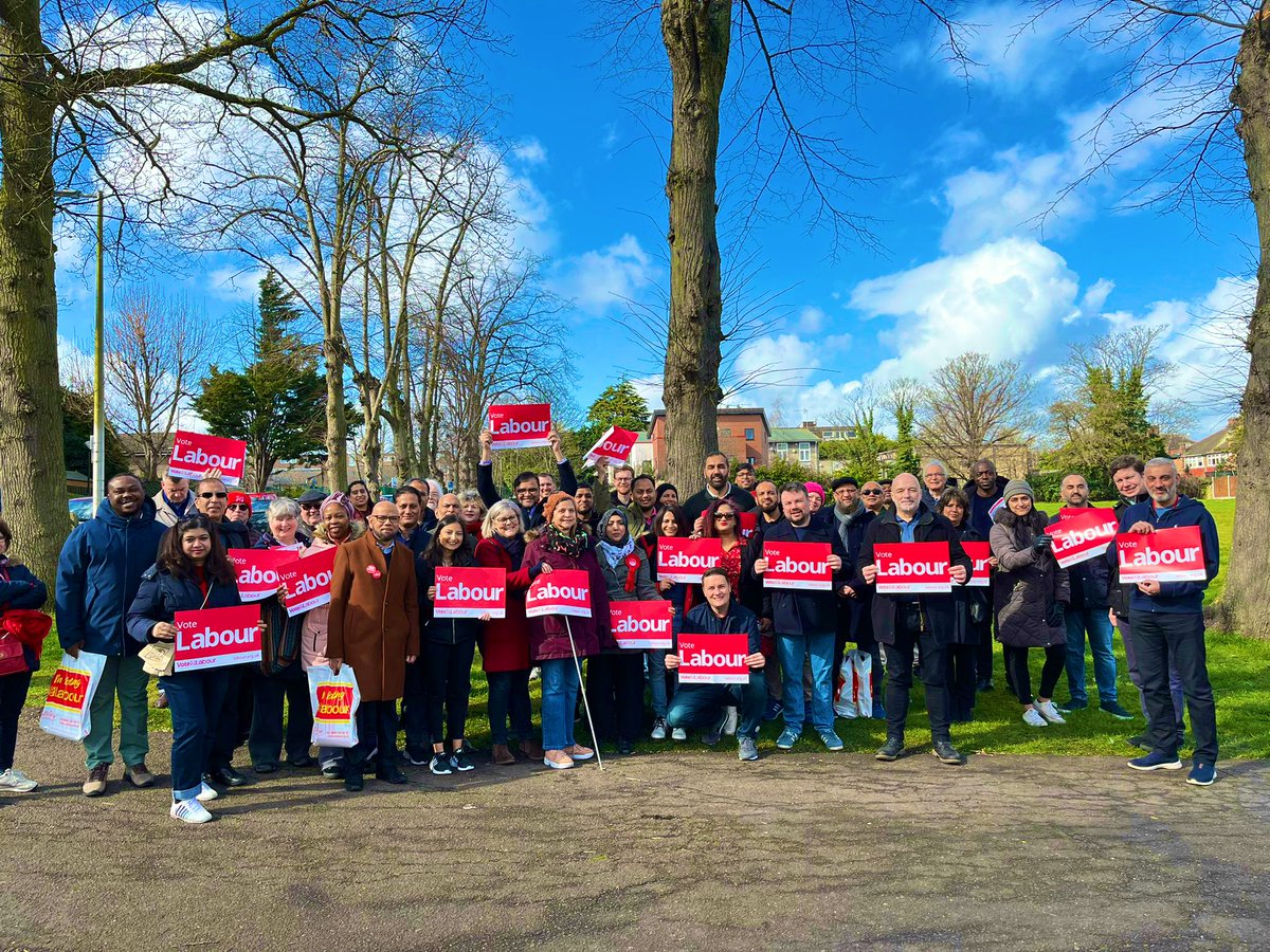 Kam Rai (@kamrai7) on Twitter photo Huge <a href="/redbridgelabour/">Redbridge Labour</a> team for our Woodford / Churchfields action day. We also have campaigners across Redbridge in Goodmayes, Barkingside, Hainault, Wanstead, Newbury, Fairlop.
-every manifesto pledge delivered
-fighting Tory cuts
-protecting our services
#Labourdoorstep Huge <a href="/redbridgelabour/">Redbridge Labour</a> team for our Woodford / Churchfields action day. We also have campaigners across Redbridge in Goodmayes, Barkingside, Hainault, Wanstead, Newbury, Fairlop.
-every manifesto pledge delivered
-fighting Tory cuts
-protecting our services
#Labourdoorstep