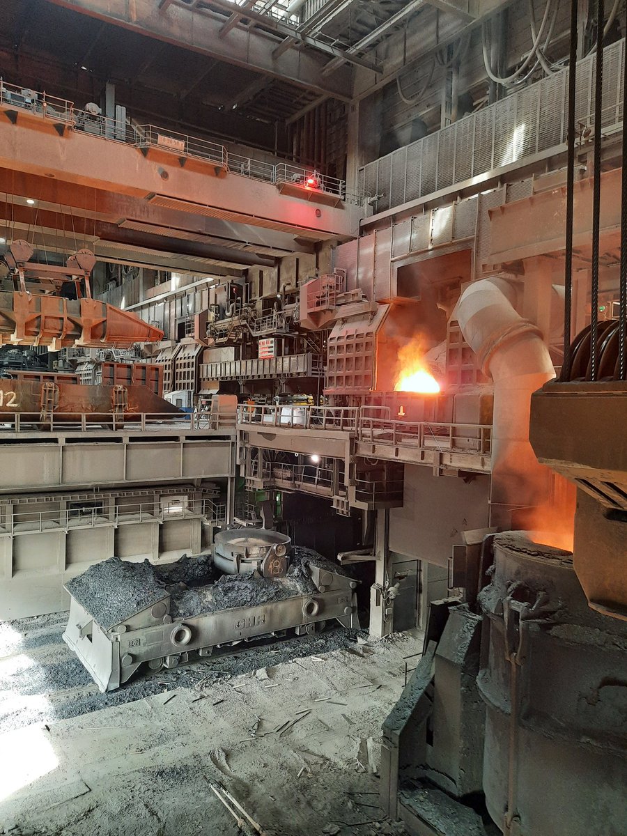 Ein spannender Besuch heute bei thyssenkrupp Steel - richtig beeindruckend, was hier geleistet wird. Heute ist wieder deutlich geworden, dass eine starke Industrie der Motor für die wirtschaftliche Transformation in NRW ist. #StahlistZukunft