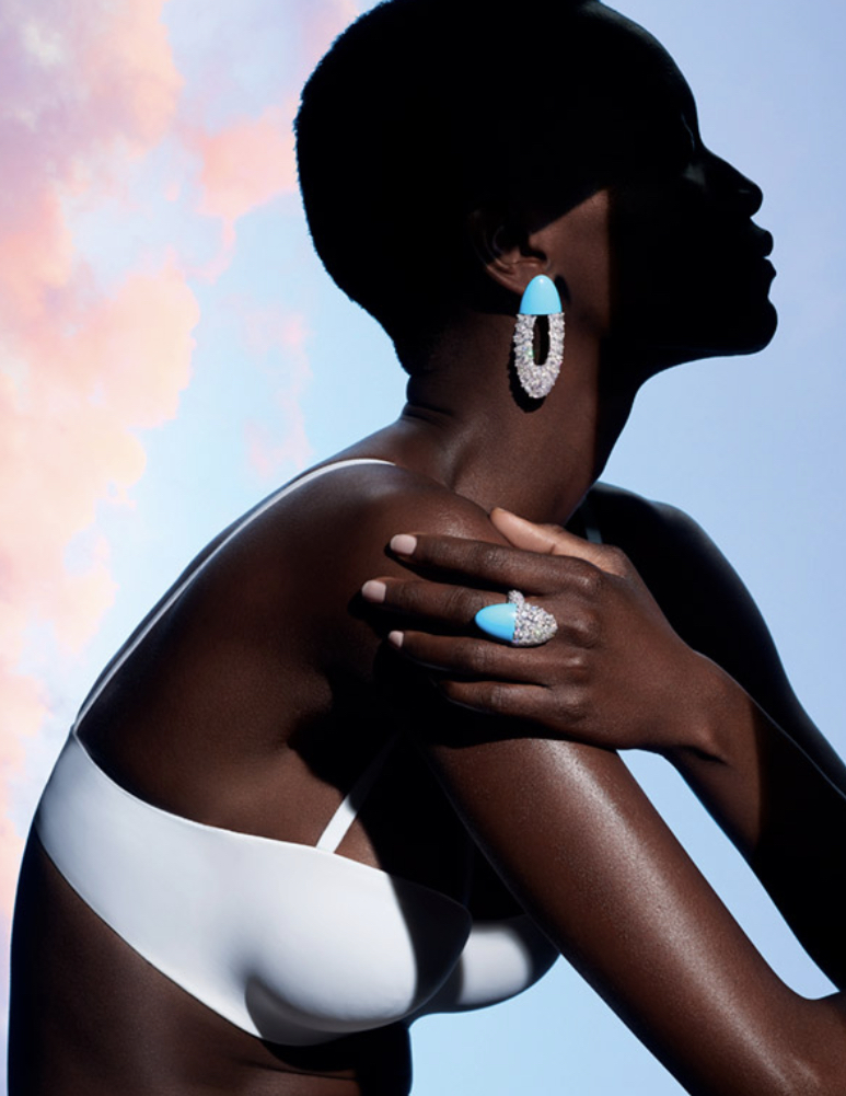 Isabelle Bonjean’s body of work covers a variety of domains including still life, jewelry, beauty, cosmetics, interiors as well as conceptual photography.

Click on the link to view the profile : theagents.club/isabelle-bonje…

#photography #art #profile