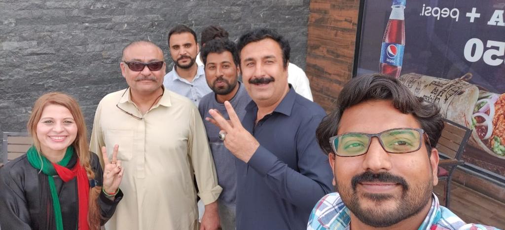NafeesMPPP's tweet image. Selfie with all time my favorite @A_Qadir_Patel &amp;amp; @SyedAghaPPP @sariyarana @AliAsghar_Awan @furqnAlvi1
#AwamiMarch #LongMarch27thFeb