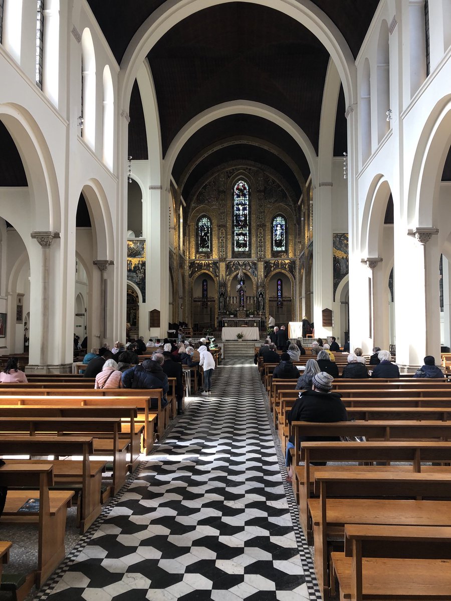 Getting ready to celebrate the 400th anniversary of the canonisation of St Ignatius, at the church bearing his name in Stamford Hill, north London. #jesuits #catholic