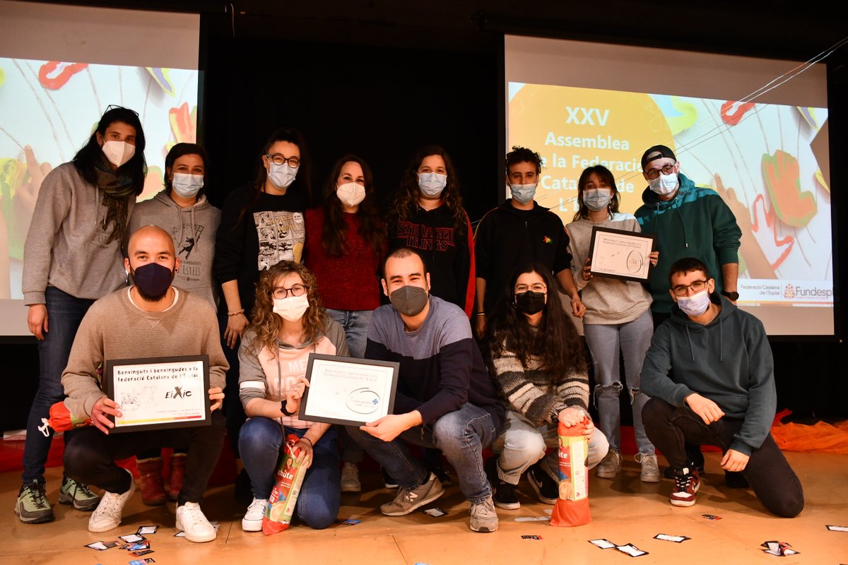 Avui a l' #Agofede22, la <a href="/Fedesplai/">Federació Catalana de l'Esplai</a> ha donat la benvinguda a les noves entitats @asoeixic, <a href="/TCSuerte/">Tropezandoconsuerte</a> i Esplai Segle XX i han celebrat aniversaris d' <a href="/Enlleurat/">Associació Enlleurat</a>, <a href="/esplaielnus/">Esplai el Nus</a> i <a href="/EsplaiEspurnes/">Esplai Espurnes</a> 🎂🥳🎉