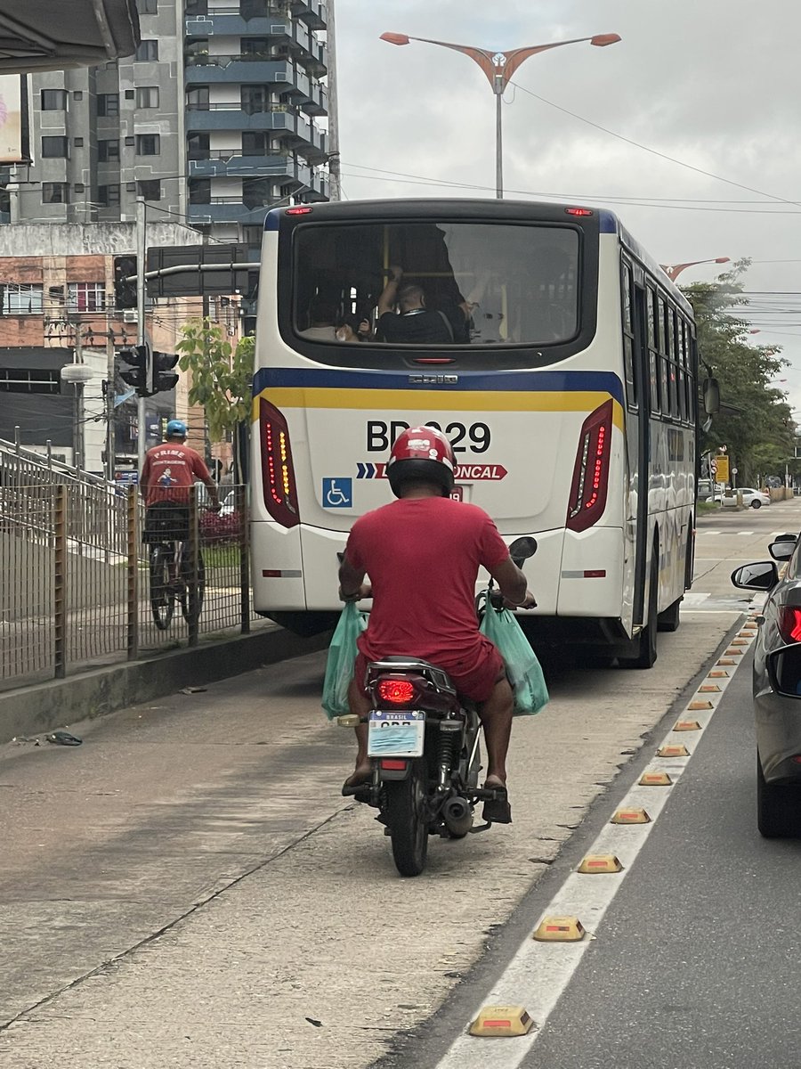 IvanRodgs's tweet photo. Descobrir que passei a pandemia toda usando a máscara de forma errada!
@SeMOB_Bel @belemtransito @doldiarioonline https://t.co/8zwVEwdpHu