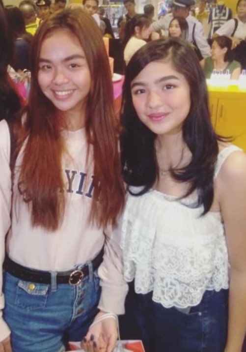 reyaaafff's tweet photo. Happy 19th birthday, my love 💙 imy and i love u so much @iamandrea_b 🌻
#BlytheTurns19 https://t.co/1Hx3UjeKzd