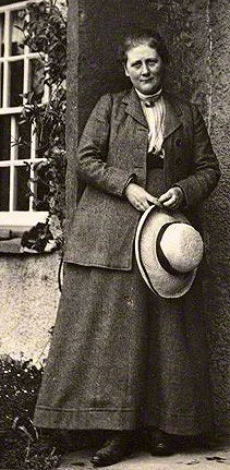 HogieHighlandCo's tweet photo. Morning everyone! Another "the books that made me" post for you all that I want to share, is the infamous and most influential author/illustrator of our time, Beatrix Potter.
#hogiethehighlandcow #BeatrixPotter #booksthatmademe #peterrabbit #authorillustratorinspiration https://t.co/eNeopEBrGm