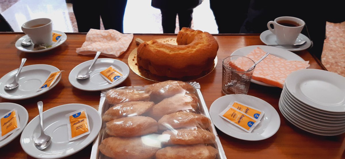 FernandoUMA's tweet photo. En el Encuentro bibliotecario de Andalucía #9EncAAB, de la Asociacion Andaluza de Bibliotecarios, @AABPresidente en #Archidona, hemos hecho un receso para un delicioso desayuno. Gracias a la @archidonabiblio, anfitriona de la reunión. https://t.co/KJdXidlseN