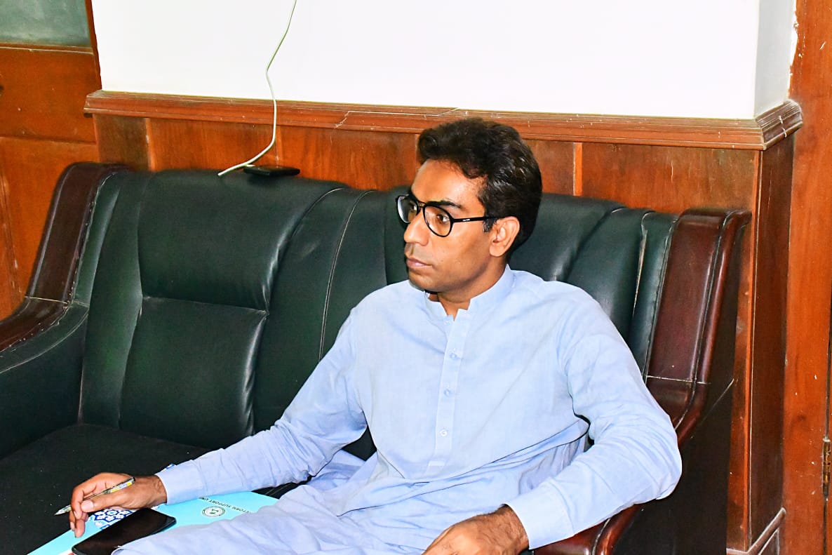SELD_Sindh's tweet photo. #UNICEF Mr. Muhammad Akram Edu Offr , Ms.Sarwat Alam Edu Specialist, Mr. Nosherwan Edu Offr &amp; Mr. Anjum Parvez Consultant for JESR. Secretary SE&amp;LD advised to have comprehensive review of Sector plan in consultations with aligned wings &amp; organise #JESR in last week of March 2022. https://t.co/dF40L5FhLa