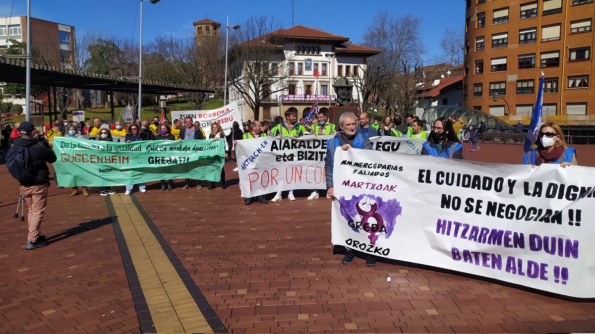DavidVitali's tweet photo. Hoy se reunen es #Sestao diferentes luchas obreras de Euskal Herria convocadas por los compañeros de @ITP_PCB_enLucha para agradecer el apoyo durante un año de lucha. Las victorias hay que celebrarlas. https://t.co/seDzCP4Uq5