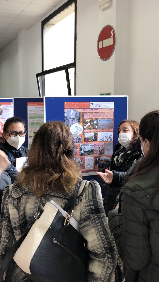 MaestrasWonder's tweet photo. Hemos participado en las Jornadas de @IRIEinstitut con el grupo @Viatgeinfinit y la propuesta “Paisatges Humans” que quiere reflejar momentos de vida de nuestras aulas. Contextos globales y complejos que están orientados a la construcción del saber dentro de un marco de inclusión https://t.co/5AOXkEOStU
