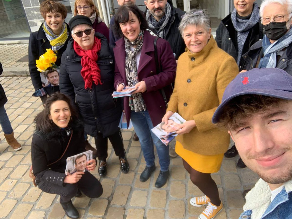 ValerieHayer's tweet image. Ce matin sur le marché de Laval avec les militants de la #MajoritePresidentielle pour échanger avec les Mayennais.

Très bon accueil et soutien au Président et au candidat @EmmanuelMacron. « Le seul à la hauteur ! »

@avecvous #Presidentielle2022