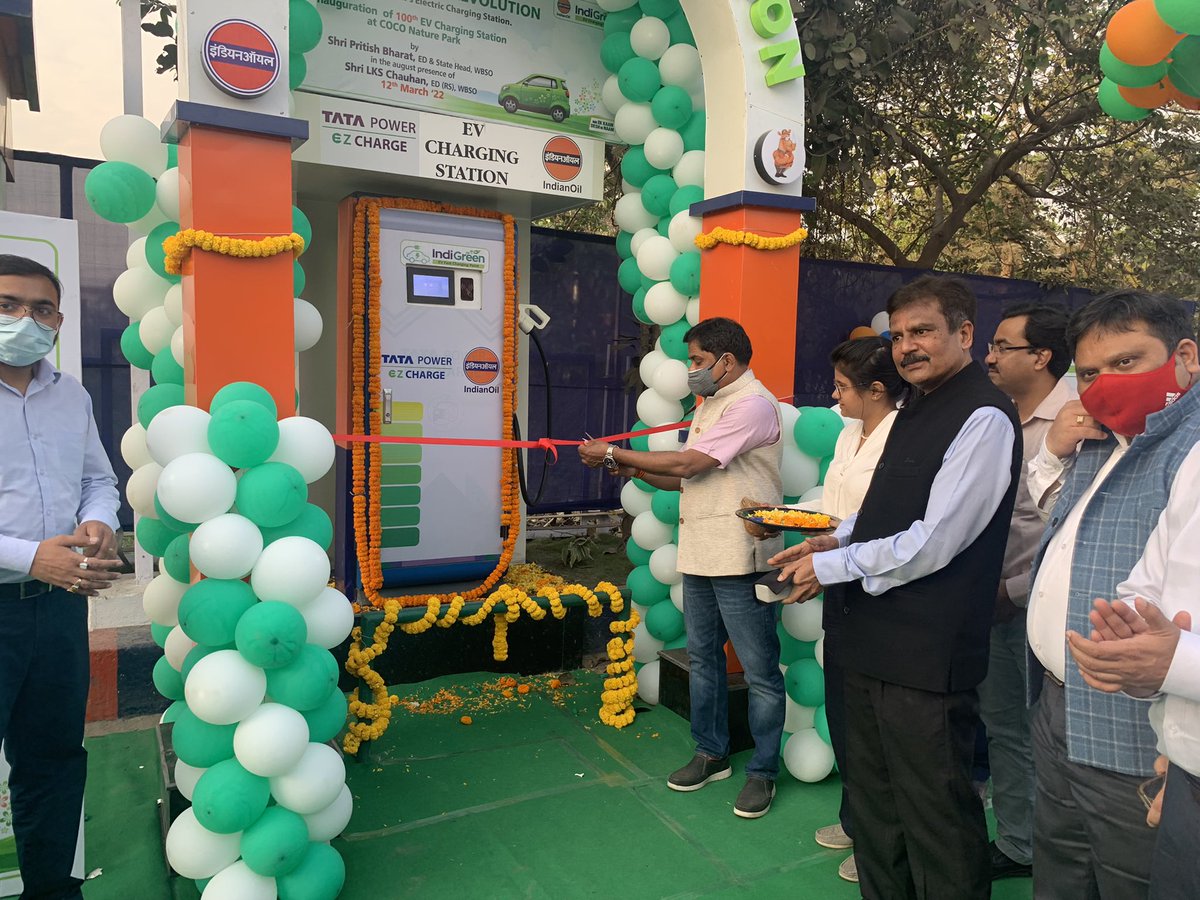 wb_IndianOil's tweet photo. Inauguration of 100th EV Charging Station in West Bengal at COCO Nature Park in presence of Shri P Bharat, ED&SH WBSO, Shri LKS Chauhan ED(RS) WBSO, Shri Manash Routray GM(RS) and other senior officials of IOCL.A small step by IndianOil, a big step towards Green Energy #IndianOil https://t.co/YgvlB6PUVr