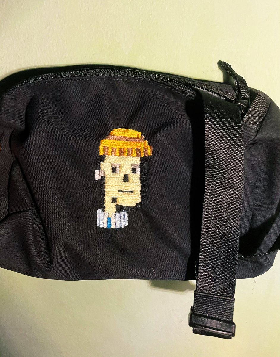 PishangClub's tweet photo. Happy Saturday! Received a custom bag from @PUNKARGH because I own a lucky punk 😁 Check out the details, super clean embroidery 🔥
Thank you for the special gift. All the more reasons why I love this project ❤️
#PushinP #TodaMoon #LuckyPunk https://t.co/LsBbcV338C