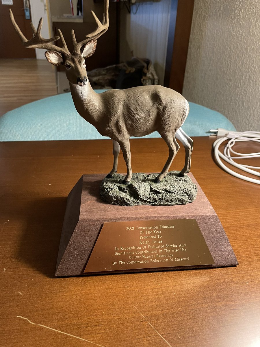 RoosterScience's tweet photo. Winning awards and accepting compliments isn’t something I’m good at. I want to share this one, though, because it’s not just my award. It’s also an award for dozens of students who have helped shape what I do and make my job interesting and wonderful! https://t.co/sbIZ4GhA8a