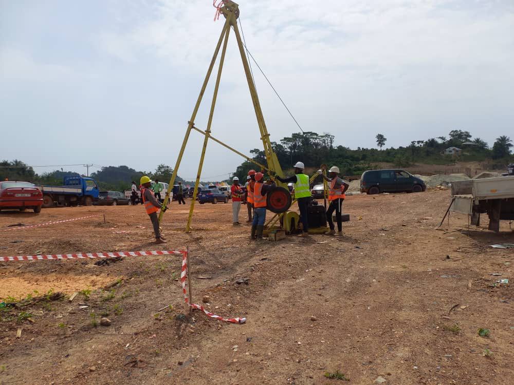 As Government of Ghana is set to rebuild the Apeatse Conmunity within the next 12 months, UMaT Is offering a free geotechnical services to the resettlement  project as our contribution. The UMaT team is led by Prof Michael Affam.
