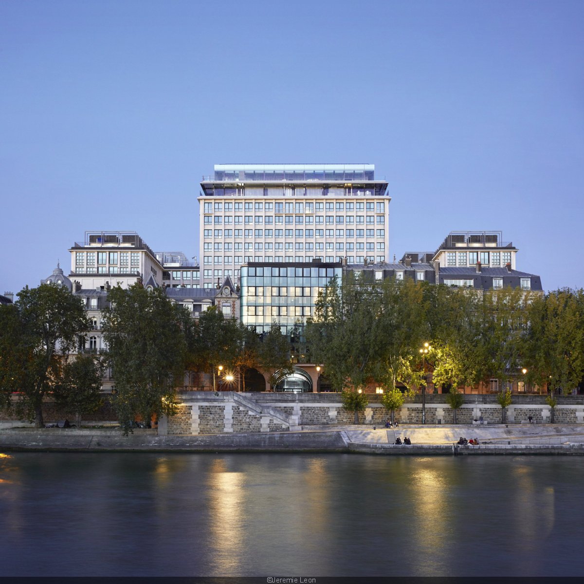 cppluxury's tweet photo. SO/ Paris hotel opens July 2022 - global flagship of the brand 

#SOParis #SO_Paris #SOhotels #Paris #Ennismore #luxury #luxuryhotels #newopening #Codage #CodageSpa #ParisSociety #RDAI @Accor https://t.co/CZJFjYPXUN