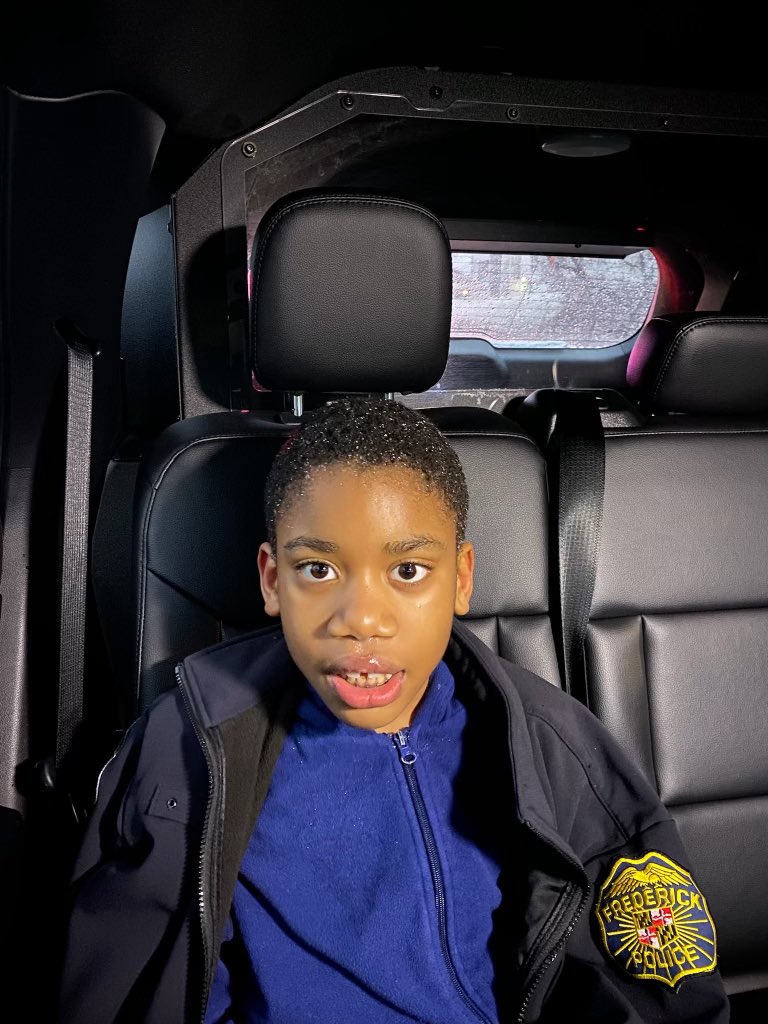Fred_MD_Police's tweet photo. FPD located this young boy in the Key Parkway area this morning and are attempting to reunite him with his family. If anyone has information about him or his family that could assist in locating his parents, please contact Sgt. Stream at 240-367-5808. https://t.co/0GMFqCVHL6