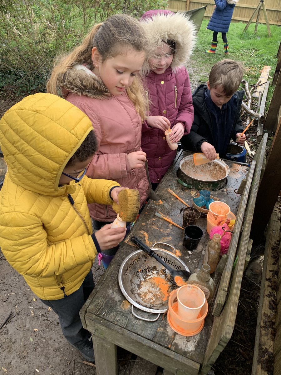 ysgolyddraig's tweet photo. #YYDrheidol Potion making and fun with our friends at Forest Schools this week. @walkinthewild1 #YYDforestschools #YYDcreative https://t.co/iCr6kAESRJ