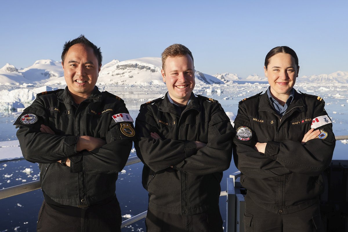 hmsprotector's tweet photo. We have Canadian Officers from @HMCSCHA
@HMCS_NCSM_TOR and @HMCSFredericton with us for our Antarctic work package. They have been working hard on the Bridge, in the Engine Room and even in the Galley! 

#Canada #Exchange #RoyalNavy #RoyalCanadianNavy https://t.co/IrFK5gFOTn