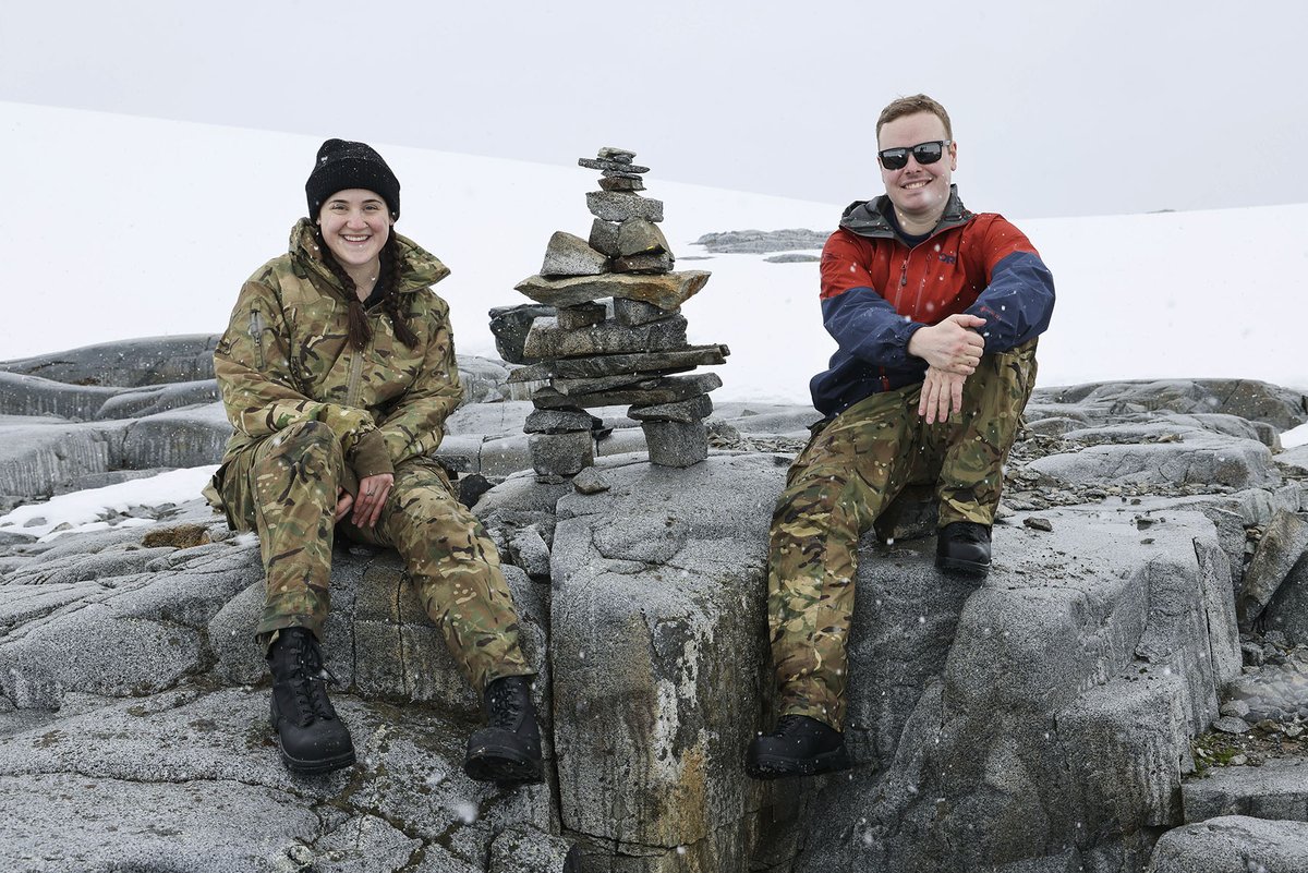hmsprotector's tweet photo. We have Canadian Officers from @HMCSCHA
@HMCS_NCSM_TOR and @HMCSFredericton with us for our Antarctic work package. They have been working hard on the Bridge, in the Engine Room and even in the Galley! 

#Canada #Exchange #RoyalNavy #RoyalCanadianNavy https://t.co/IrFK5gFOTn