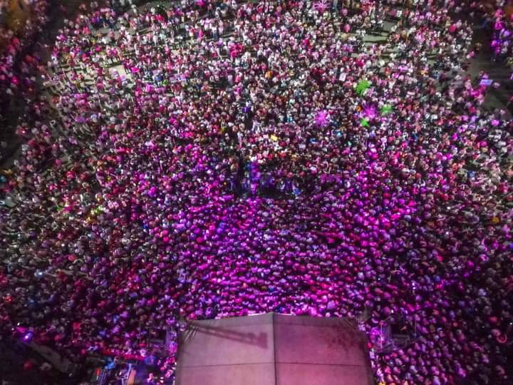 letlenileads's tweet photo. Isabela is dyed pink!!
#IsabelaisPink 
#IsabelaForLeniKiko 
#SolidNorthIsAPrank https://t.co/JzBEV8uZ4o
