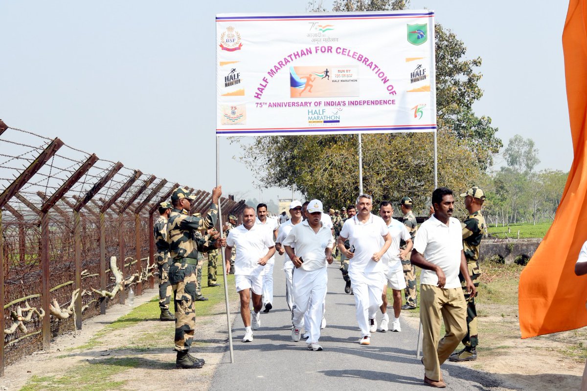 BSFNBFTR's tweet photo. 12.03.22
A 21 Km Half Marathon was organized by @BSFNBFTR Kadamtala under the aegis of #AzadiKaAmritMahotsav &amp; #DeshKiHifajatDeshKiSuraksha.
 Sh Ajai Singh,IG @BSFNBFTR flagged off the event. IG #BSF &amp; all ranks participated in the event with great zeal &amp; enthusiasm.
@BSF_India https://t.co/jCnBs4tDUD