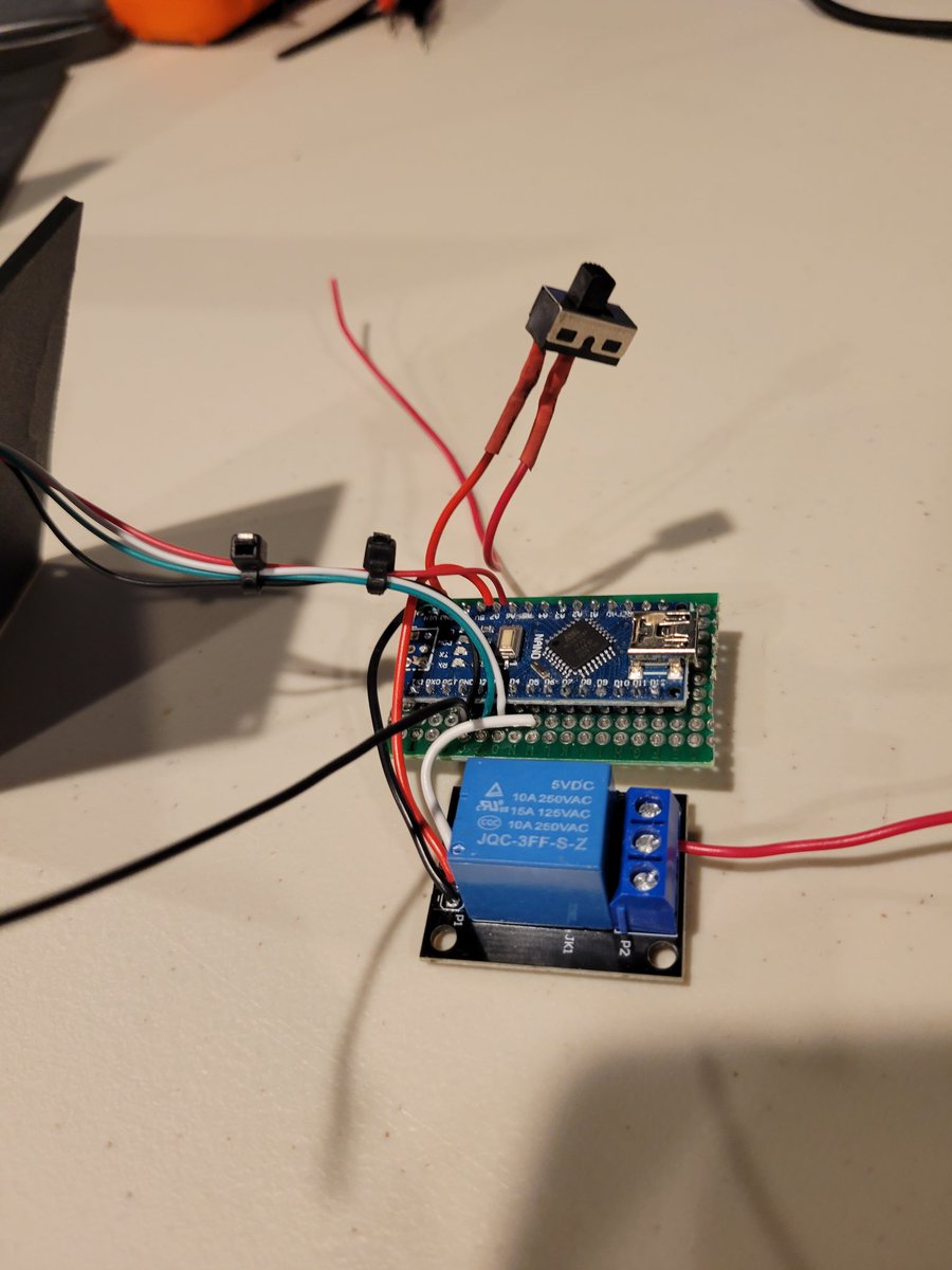circuitemakes's tweet photo. Inside of the Arduino Door Lock with Adafruit Fingerprint Sensor!

#electronics #engineering https://t.co/7Uf19ibR9P