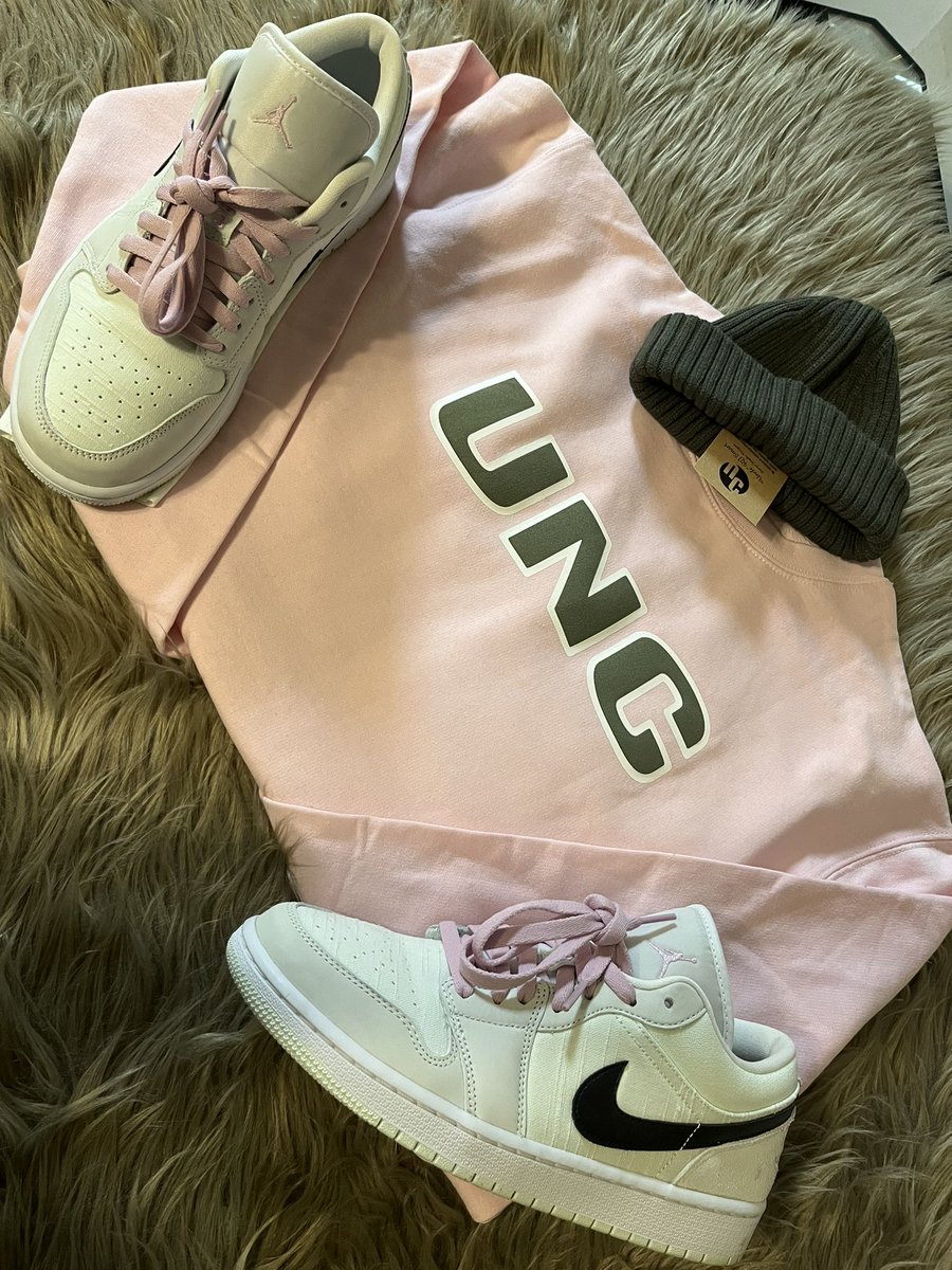 uncle_rjs's tweet photo. Feeling myself again.. I really do this @seeyoudifferent on the crew @Nike @nikestore on the feet AJ1. #getstme #getfly https://t.co/hImgB7XaqC