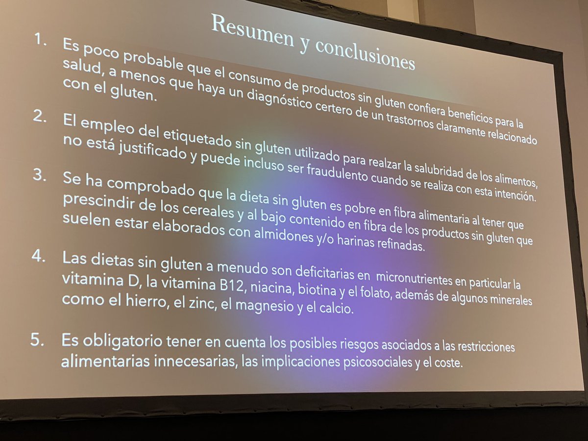 jesussanzsanz44's tweet photo. Ojo! En un paciente no celíaco la dieta estricta sin gluten tiene sus problemas. Dr Montoro en #multidisciplinar22 https://t.co/cH2nfqdVoo