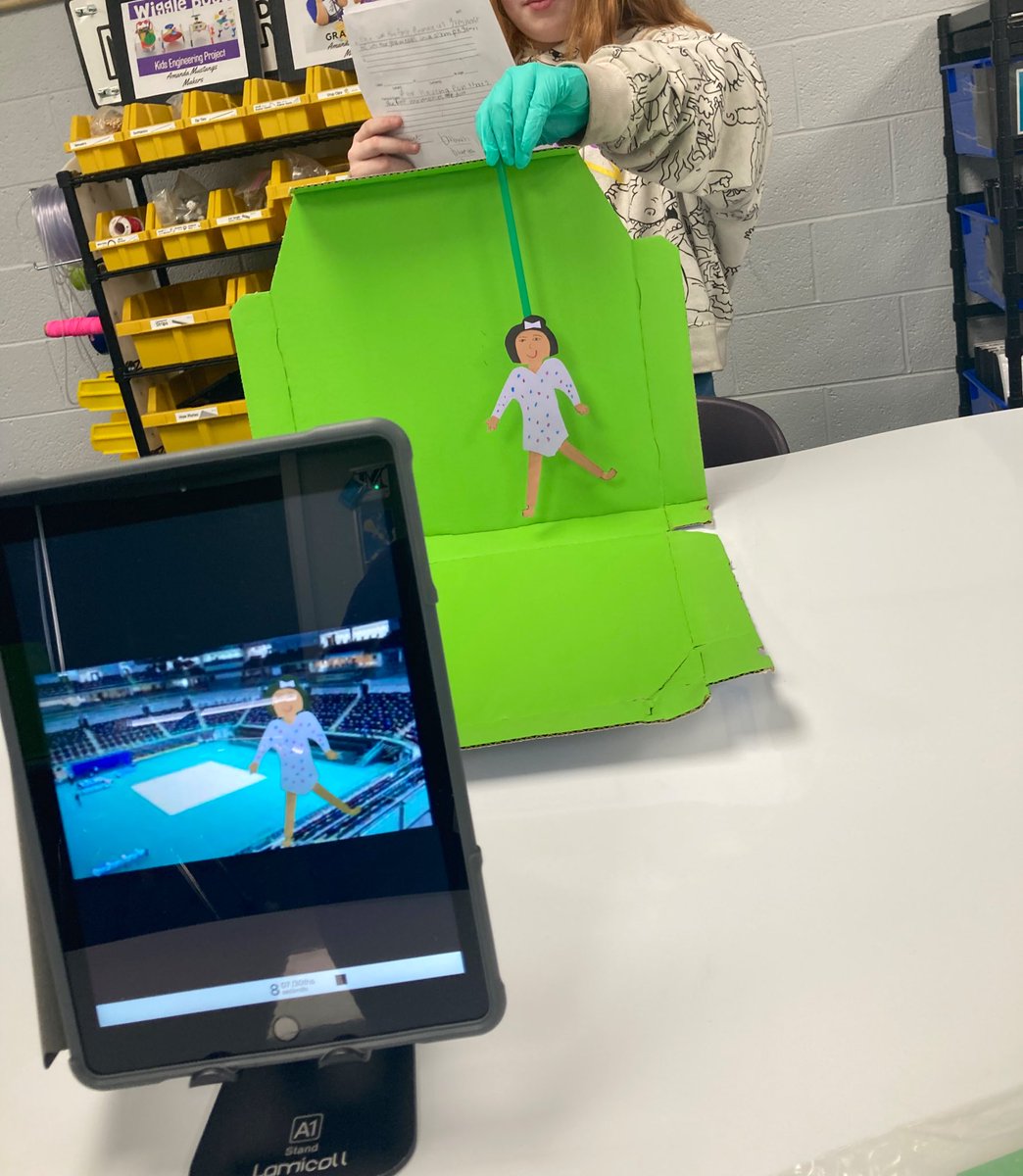 MissLeitschuh's tweet photo. Yesterday @AmandaEleTweets 3rd graders wrapped up their biography projects with these adorable green screen presentations! Students made scripts, costumes or puppets to present their biographies &amp; we had a blast with it! Huge thank you to @Bruteachmiddie for making this happen! https://t.co/3JYrfZ2smq