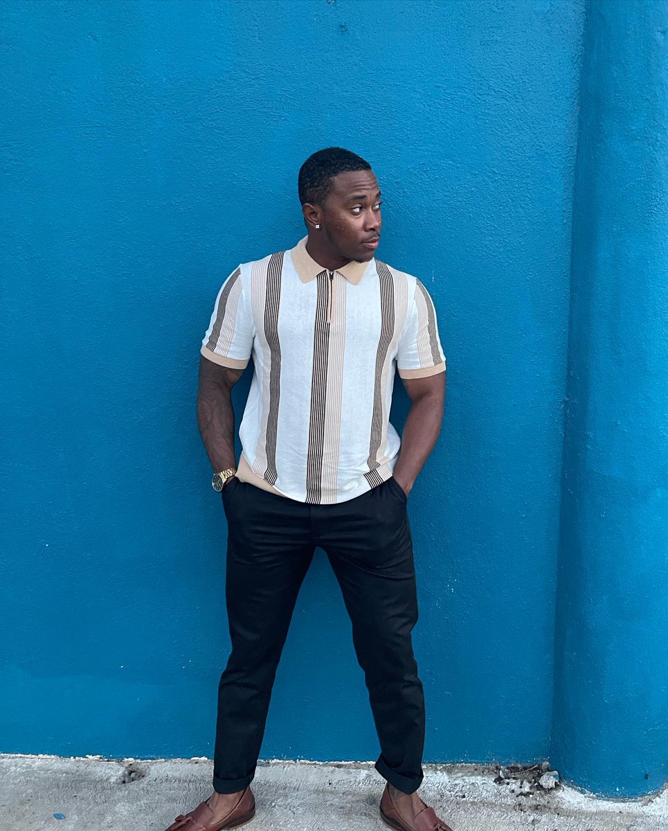 express's tweet photo. Spotted: your next fave ’fit. 👀

Shop Men’s New Arrivals: https://t.co/k4wb6e8AIK https://t.co/frcfqCTy2l