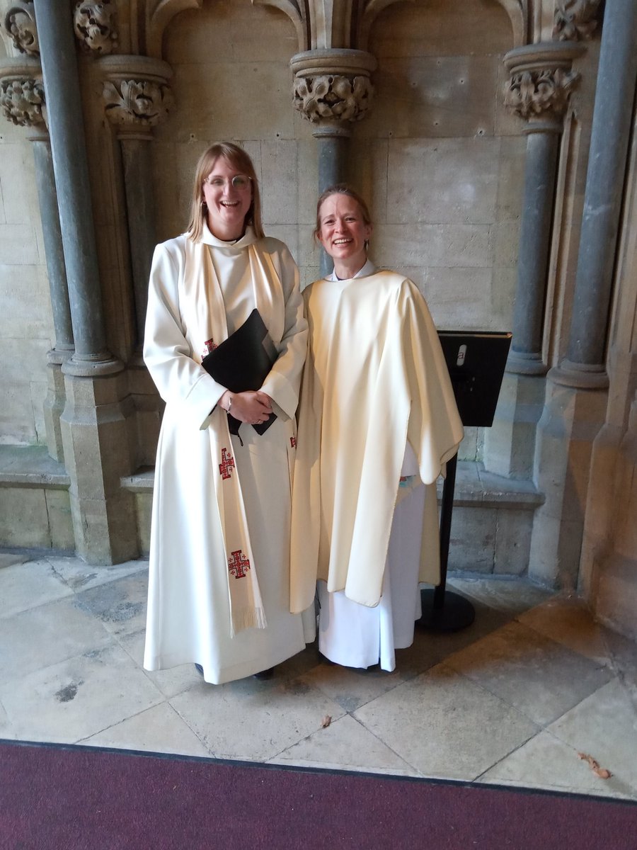 MartinGainsbor1's tweet image. Wonderful, moving, celebration on the 28th anniversary of the ordination of the first women priests and the unveiling of a new commemorative plaque (naming the women at last!) 'We give you thanks for the pioneers'. @Bishopviv1 @laurajVK @BristolCathedra @diobrizzle