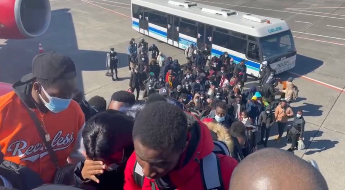 Ezeakachidozie's tweet photo. UPDATE
Azman Air boarding another 300 Evacuees mostly students from Sumy #SumyStudents at Liszt Ferenc Airport Budapest, Hungary today 12/3/22 expected to arrive home at about 5:30 pm local time
Hon @abikedabiri @idon_akogun @lollylarry1 @NIDOEurope1 @Yeribabaa @NewFrontierAfrc https://t.co/oEGRViWzve