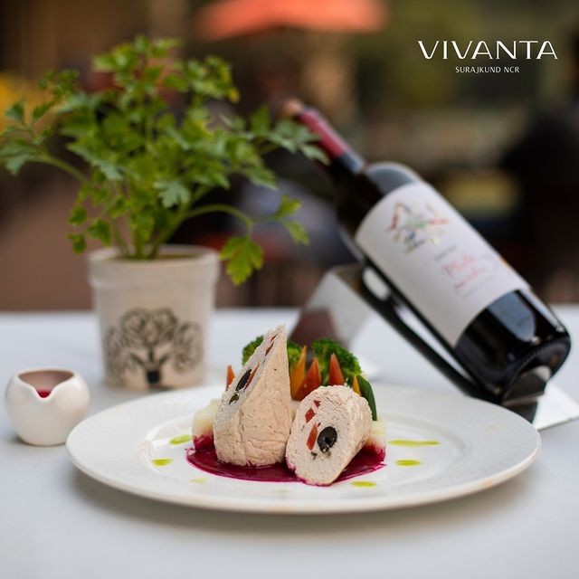 What are your plans for the weekend?

Ours is to wine and dine!

To know more, please call: +91 129-419 0000

#VivantaSurajkund #Vivanta #Faridabad #Staycation #foodie #DelhiNCR #Delhifoodie #Foodgram #dining #food #foodies