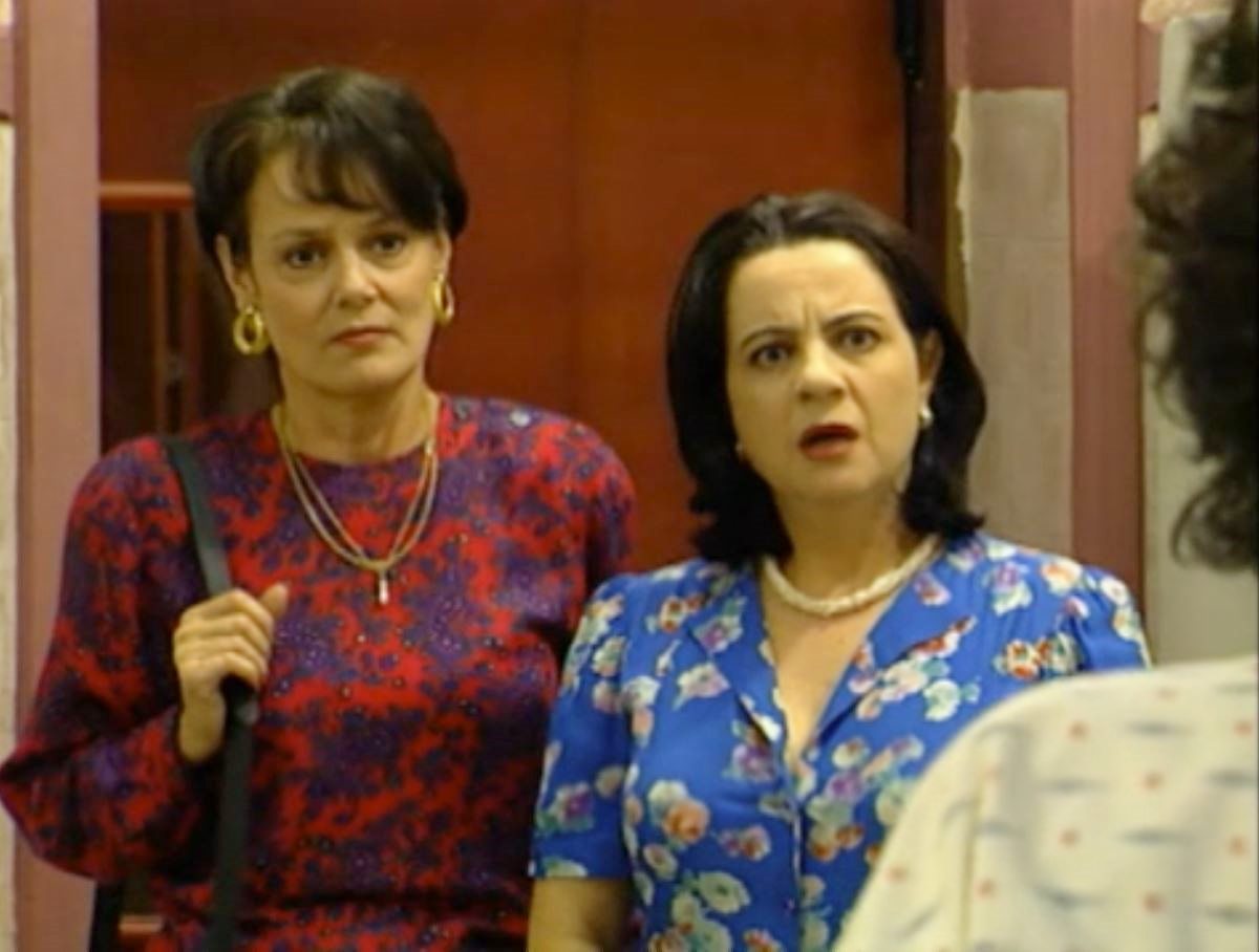 LaPensionTV's tweet photo. ☆☆☆☆☆   H O Y   ☆☆☆☆☆
en #clásicosdelapensión🏡 La casa se convierte en un verdadero circo, con los "negocios" de Edy no hay cabida para nuevos huéspedes ! 6 p.m. #Canal6 #repretel https://t.co/2SBvIGixL9