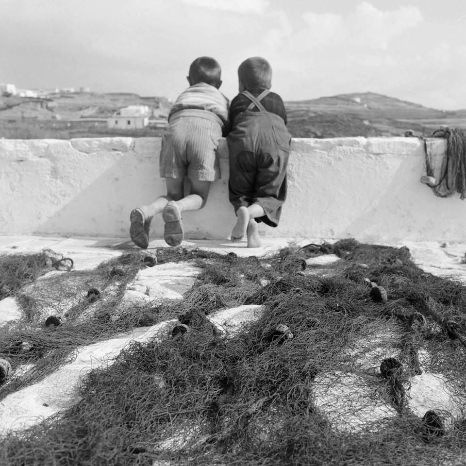 esparza_rafa's tweet photo. “Decir vivido es decir padecido, sufrido, reído o llorado, compadecido o alabado o todo junto, tal como en la vida sucede.”
María Zambrano ('El origen del teatro')

📷Dimitris Charisiadis https://t.co/77orImOUD4