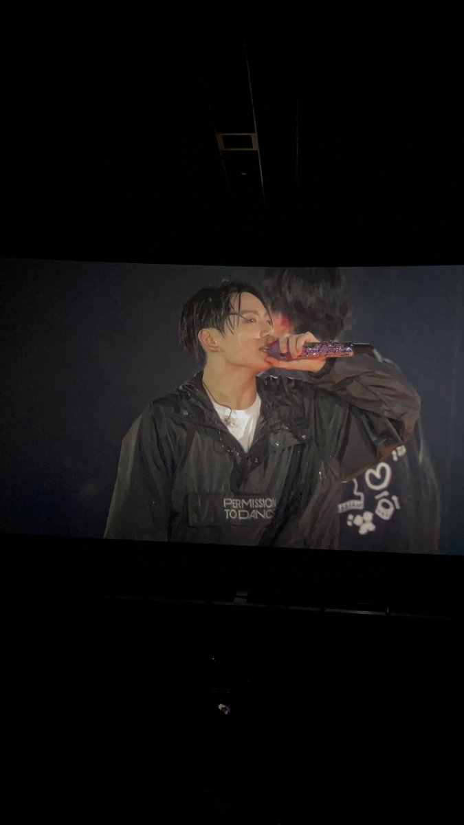 madgar_shaked's tweet photo. This cinema killed my head 💀 #taekook #pts #bts #premissiontodance https://t.co/gMGth2dtCY