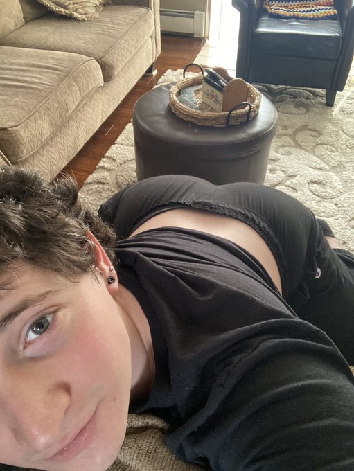 hiii 😘 https://t.co/IRslDoiPNh