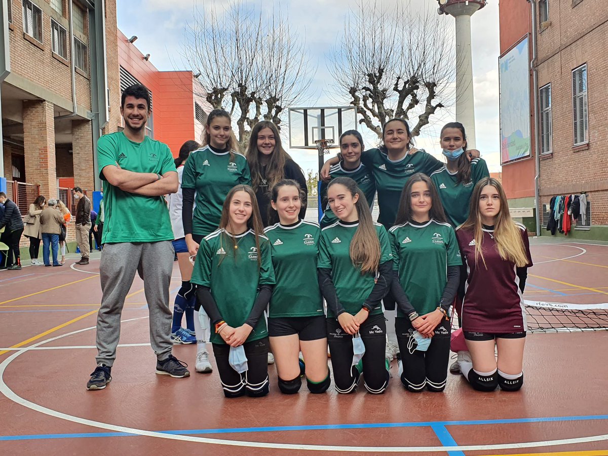 deportesClaretM's tweet photo. VL Juvenil Claret 3-0 Salesianos Atocha. Campeonísimas de liga!! https://t.co/fwuiNCkT3q