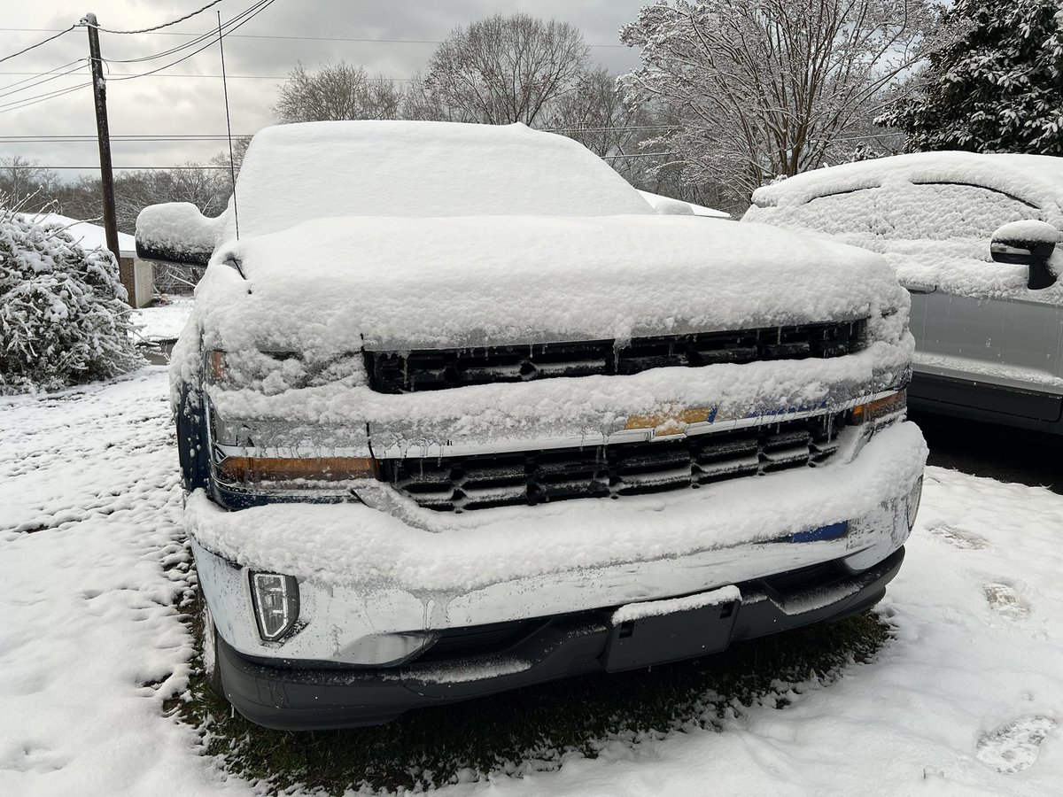 QuickTrigger07's tweet photo. @StormTrackBrian in Soddy! https://t.co/HIAi2pUS7L