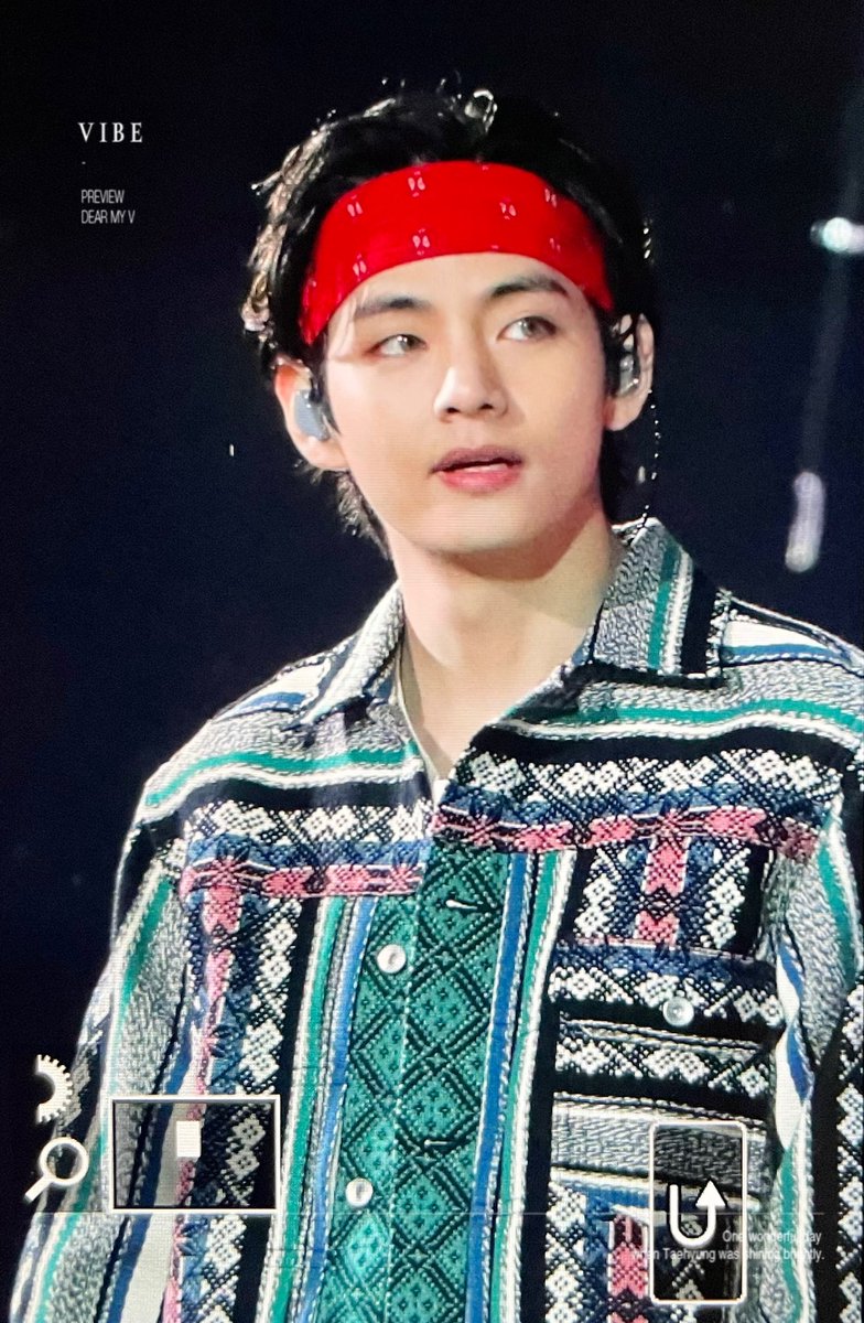 V_ibe_1230's tweet photo. [PRE] 220312 PTD Seoul 2nd day

태형이 반다나❤️❤️❤️❤️

#V #뷔 #태형 #TAEHYUNG #BTS      #BTSV #방탄소년단      @BTS_twt https://t.co/6myl2hP8NK