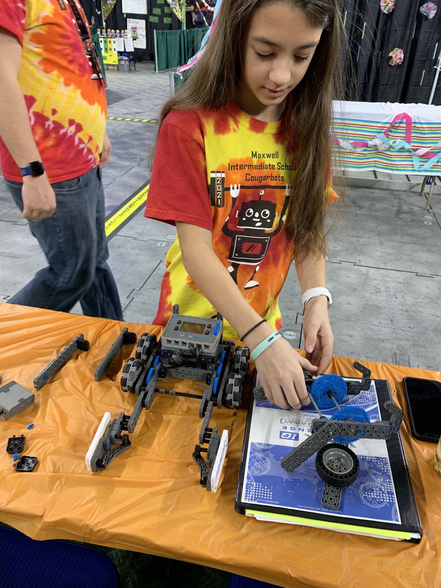Cougarbots are already in action this morning. Loving state VEX IQ! #Proud2bMIS ⁦<a href="/MISPrincipal/">Maxwell Intermediate School Principal</a>⁩ ⁦<a href="/MIS__AP/">Lisa Leliaert</a>⁩ ⁦<a href="/miscougarbots/">miscougarbots</a>⁩