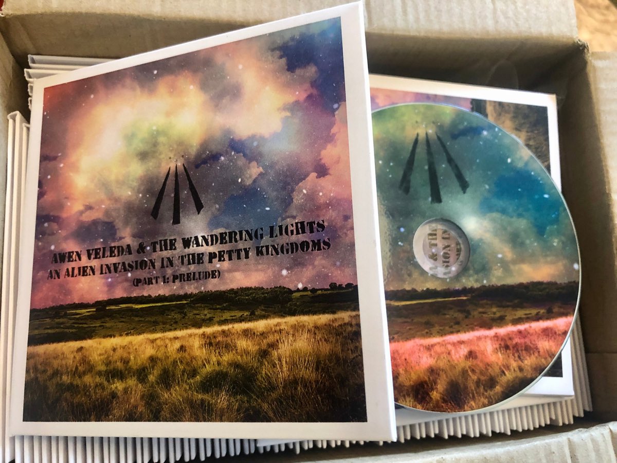 Did you know that if you order the @AwenVeleda CD you also get this very useful postcard “Awen Veleda’s Definitive Guide To Fighting Aliens In Anglo Saxon Times”? Very useful bit if kit I’d say. For fans of contemporary folk and concept music. …edaandthewanderinglights.bandcamp.com/album/an-alien…